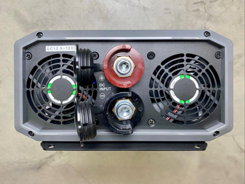 Měnič EPever IPower Plus 24/500-3000W