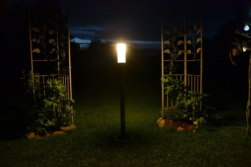 Solární lampa SOLIS