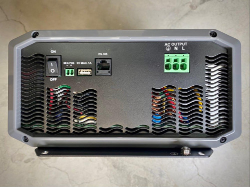 Měnič EPever IPower Plus 24/500-3000W
