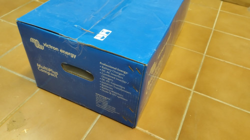 Měnič/nabíječ Victron Energy Multiplus 12V/2000VA/80A-30A